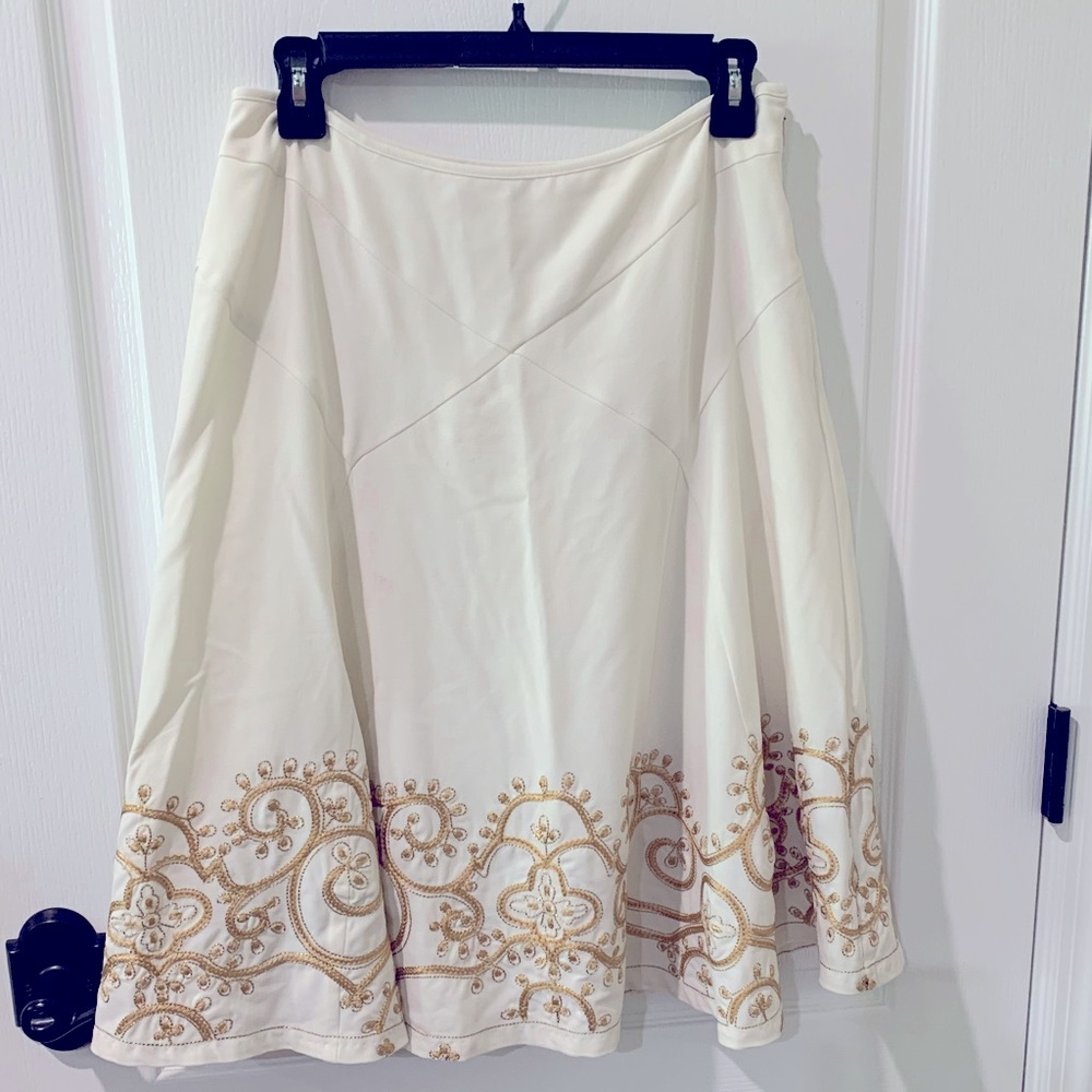 Sophisticated Sunny Leigh Ivory White with Gold Embroidered Hem Skirt Sz 8